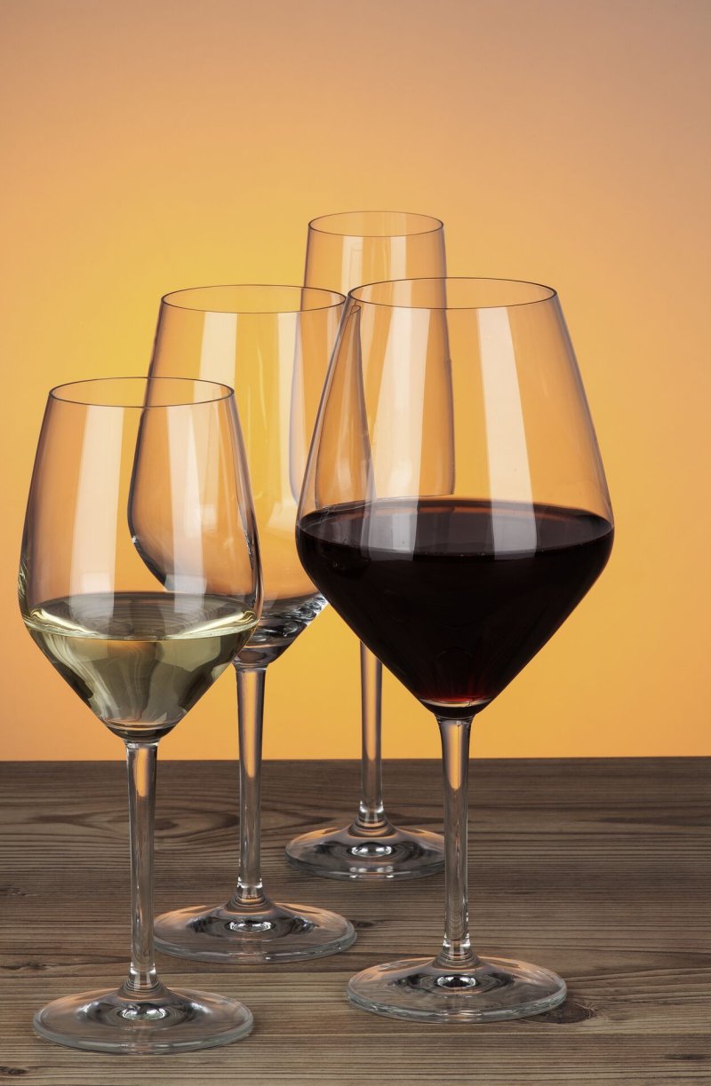 Glasserie "Castello" Weißweinglas mit Füllstrich (4)