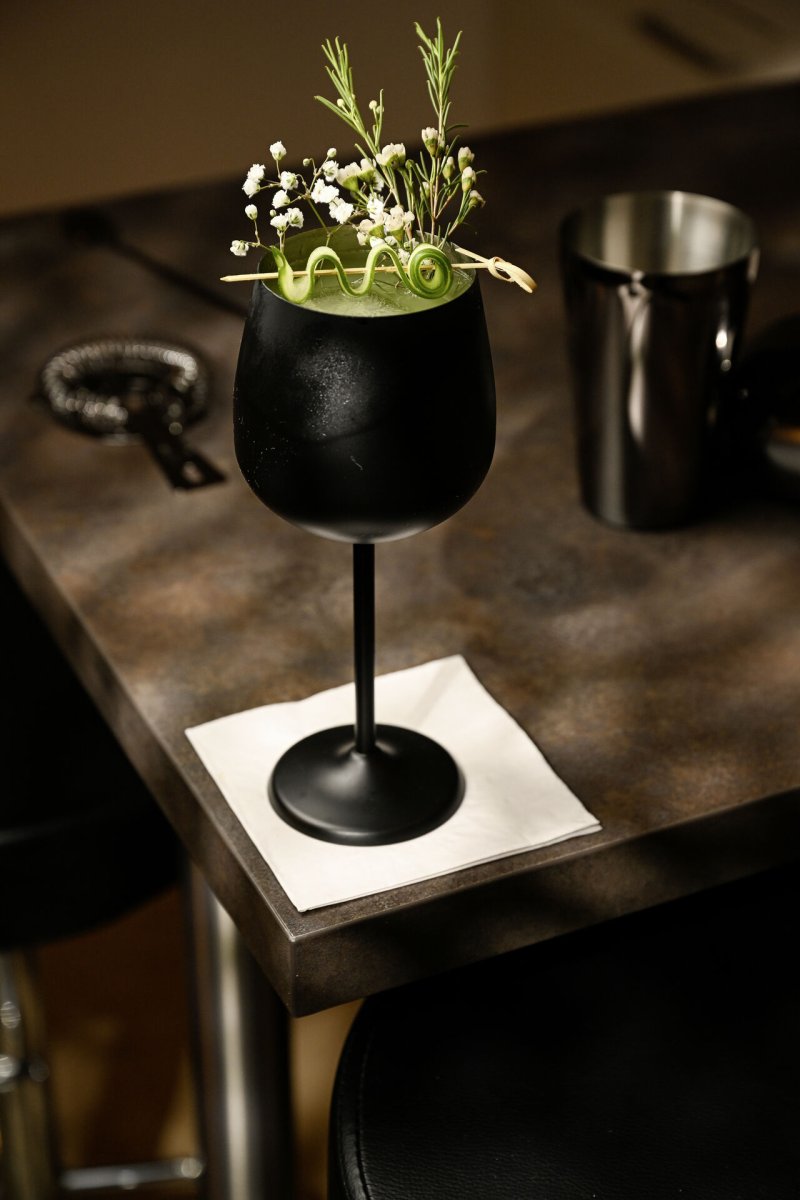 Rooftop Weinglas schwarz (3)